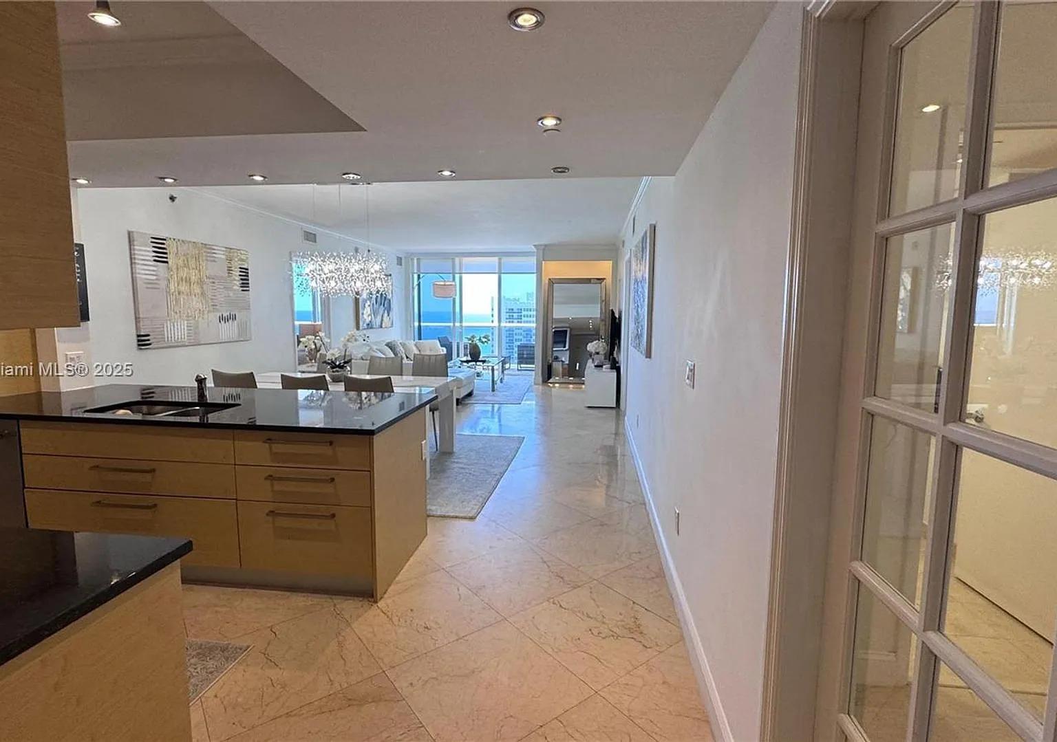 1830 S Ocean Dr — Photo 2