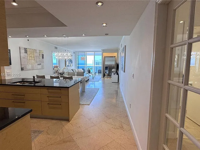 1830 S Ocean Dr #2204 — Photo 2