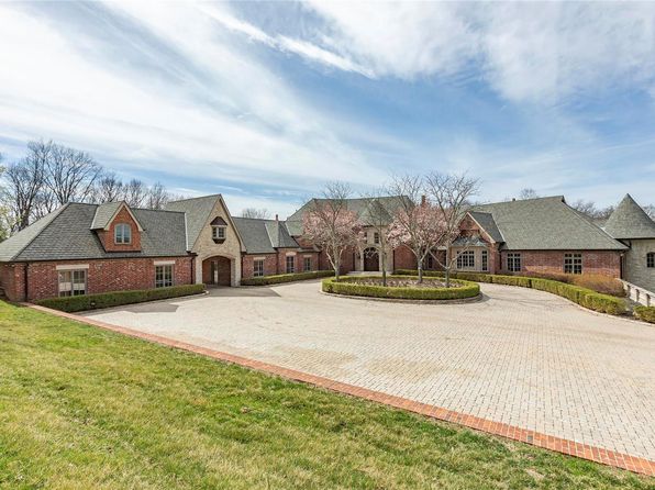 1290 Dry Ridge Rd, Saint Louis, MO 63131