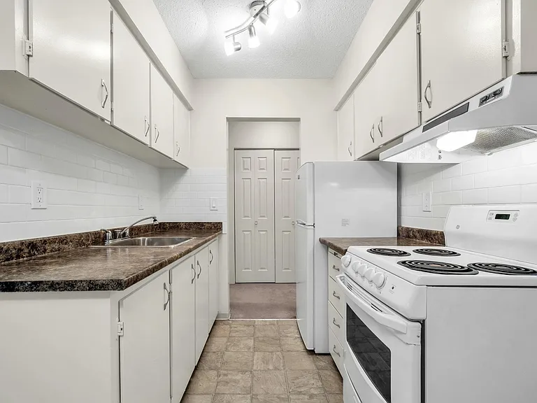 6044 Wilson Ave — Photo 13