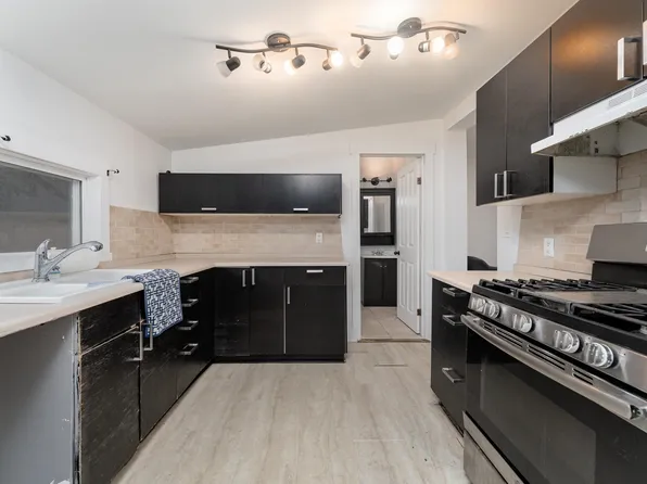 12018 95th St NW, Edmonton, AB T5G 1M7