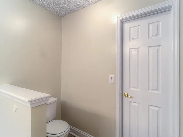 1588 Glen View St — Photo 15