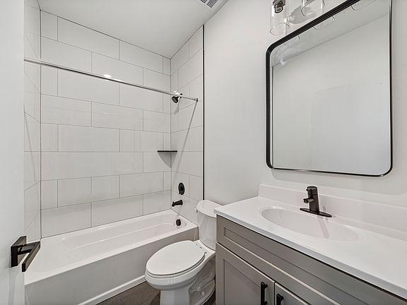 4th image of 560 13th Ave #205