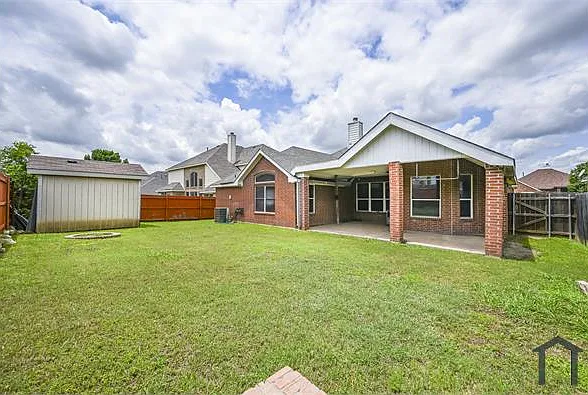 606 Primavera Dr — Photo 15