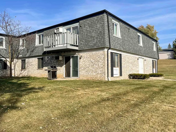 1608 Creek Rd APT 106, West Bend, WI 53090