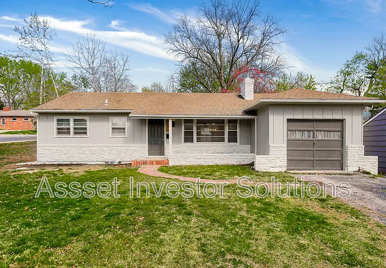 7701 Mohawk Dr — Photo 2