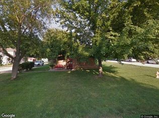 304 S 3rd St, Le Claire, IA 52753