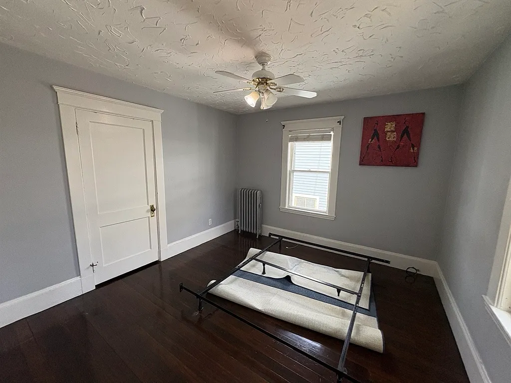 3 bed, 999 sqft, $2,950 — Photo 4