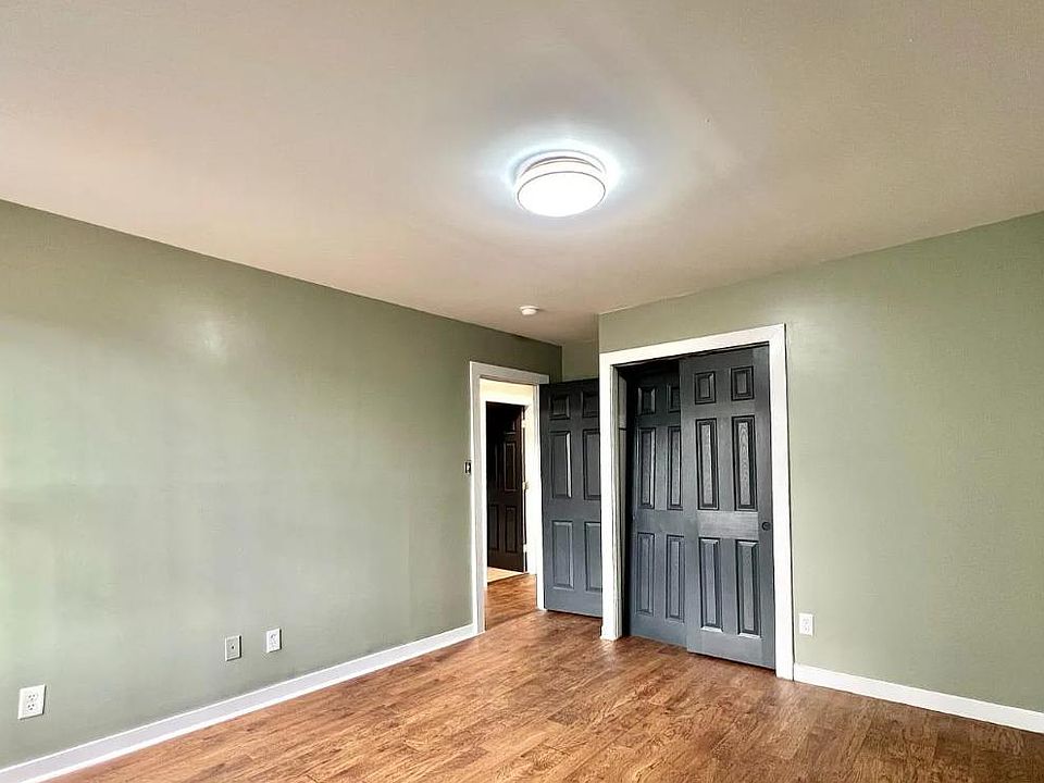 1st image of 2031 Seneca St