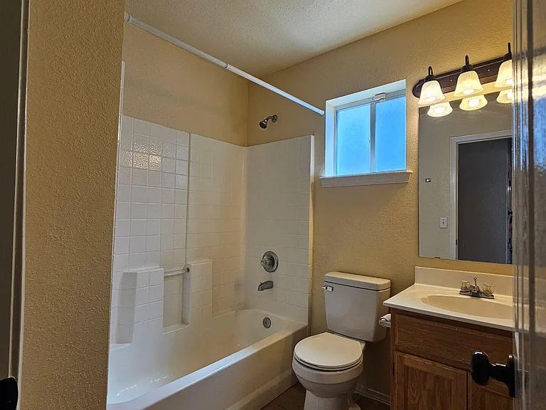 10909 Northview Dr — Photo 14