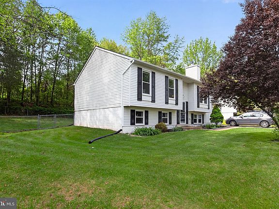 2nd image of 6914 Ridge Way Dr
