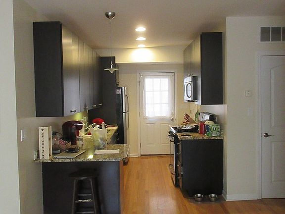 3rd image of 1418 W Arthur Ave #3