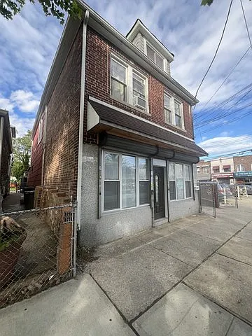 1409 E 92nd St #1 Photo 1