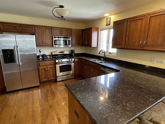 3rd image of 14042 S Churchill Dr
