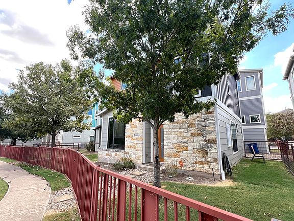 3rd image of 1921 Carlson Dr #79C