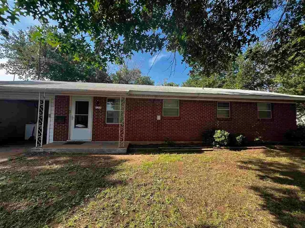 1204 E Spring St, Henrietta, TX 76365