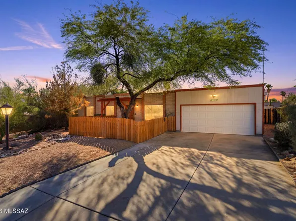 9221 N Macaw Pl, Tucson, AZ 85742