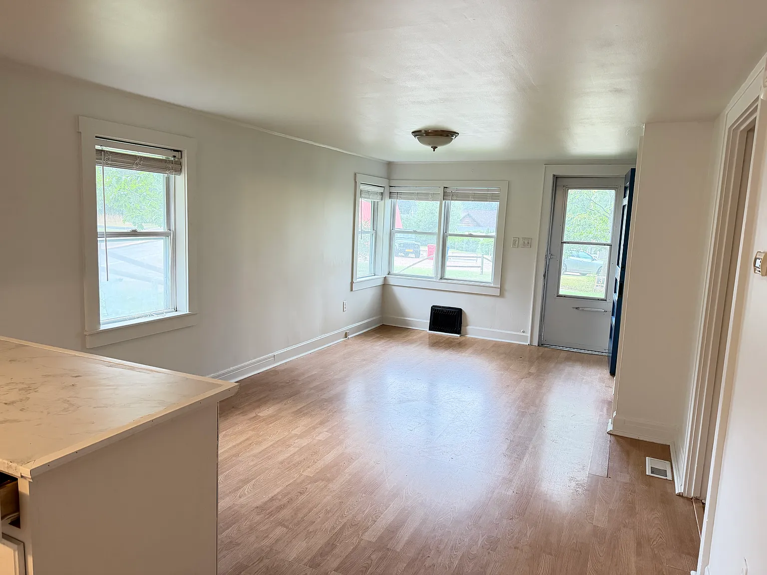 2 bed, 764 sqft, $2,400 — Photo 2