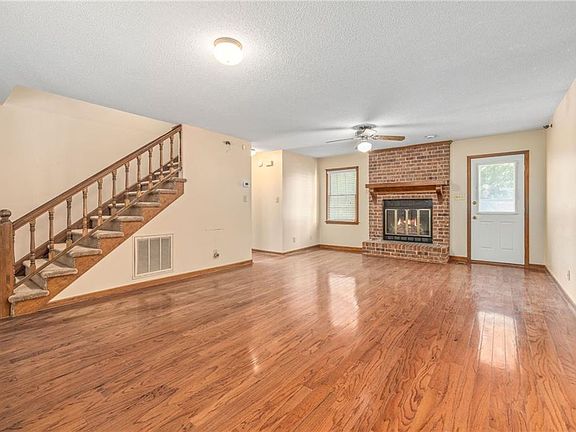 5th image of 2821 Hog Mountain Rd