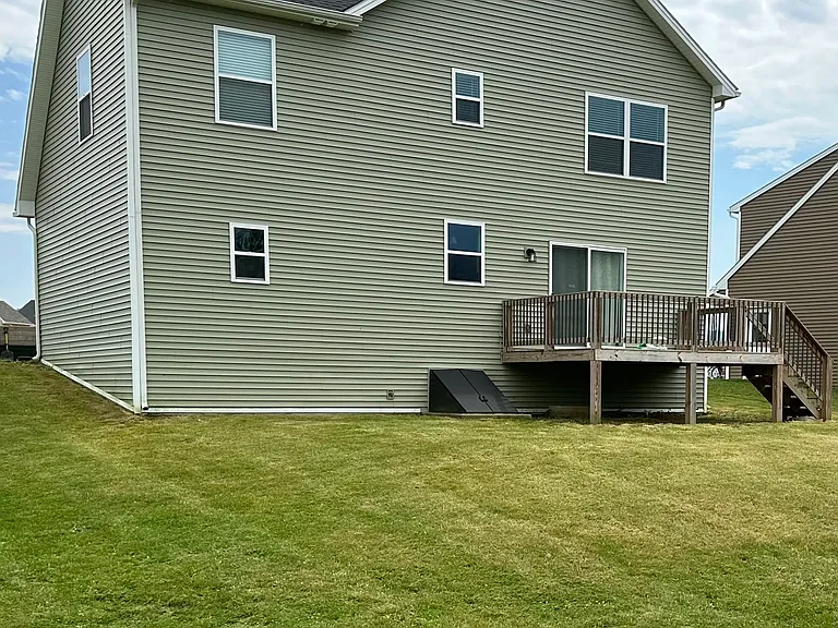 222 Woodridge Dr — Photo 2