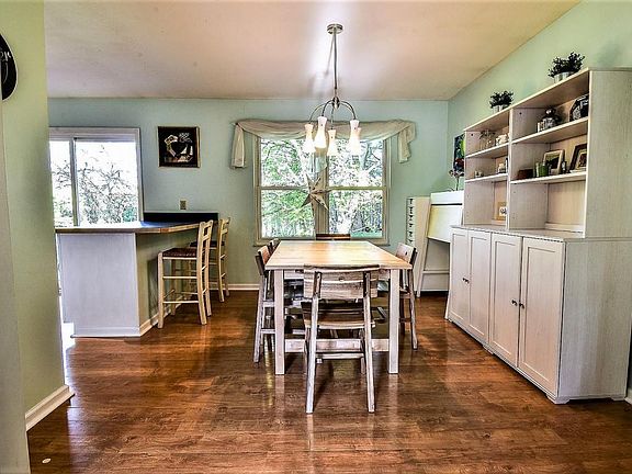 4th image of 362 Knoll Dr
