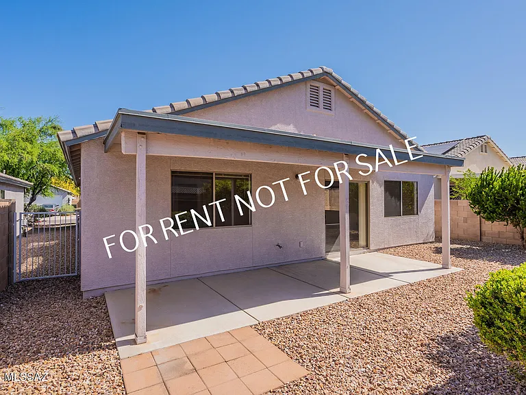 2439 W Rousseau St — Photo 43