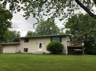690 Baker Rd, Hudson, WI 54016