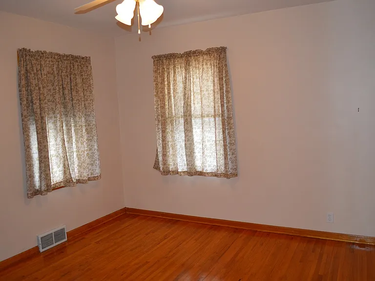 21600 Heather Ave — Photo 3