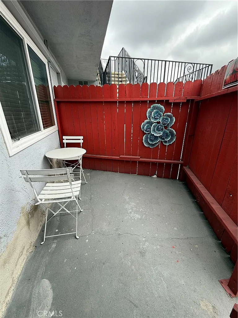 2 bed, 803 sqft, $2,500 — Photo 1
