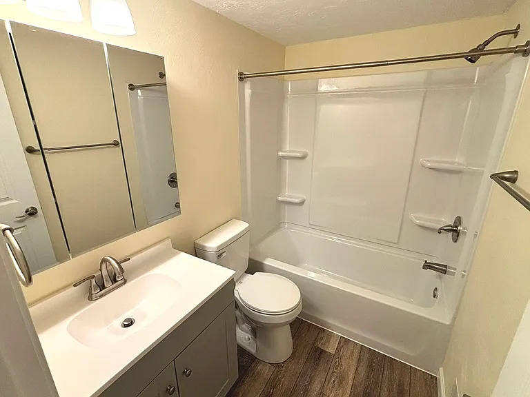 912 Cedar St — Photo 12