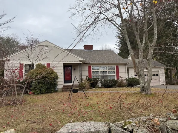 179 Rockland St, Dartmouth, MA 02748