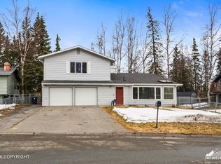 6033 Glenkerry Dr, Anchorage, AK 99504