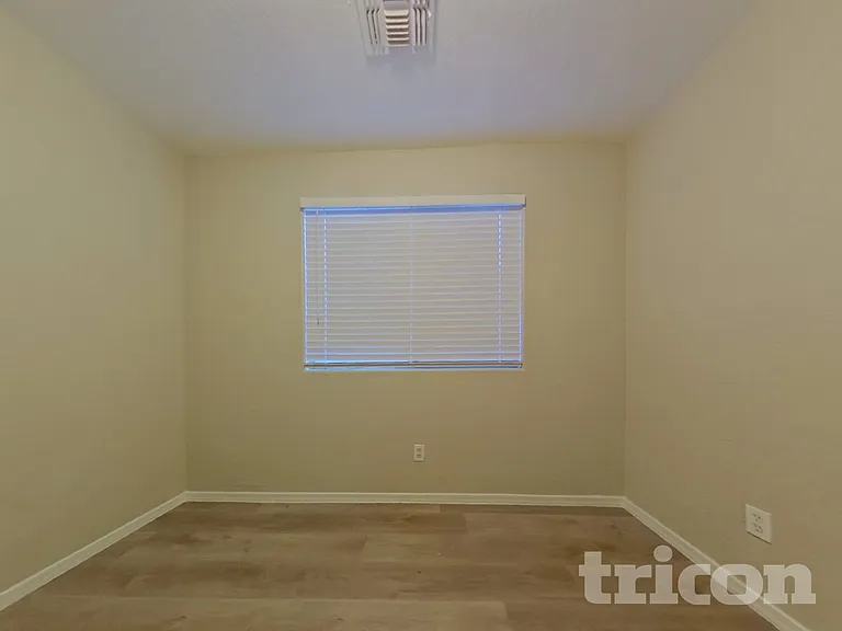 2114 S 114th Ln — Photo 12