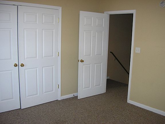 2nd image of 109 Hillridge Ct #D