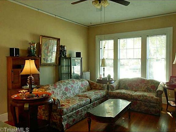 2nd image of 904 W Market St APT A2