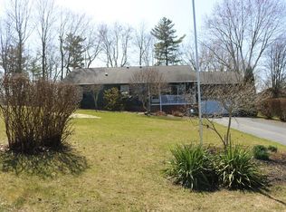 110 Meadow View Ln, Beaver, WV 25813