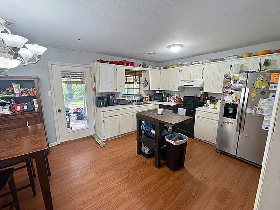 4th image of 9 Allison Dr