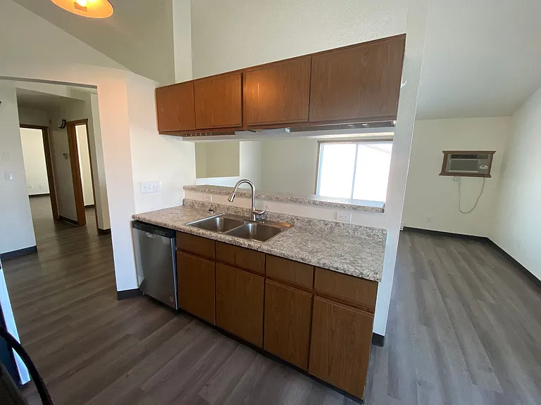 85D Center St — Photo 2
