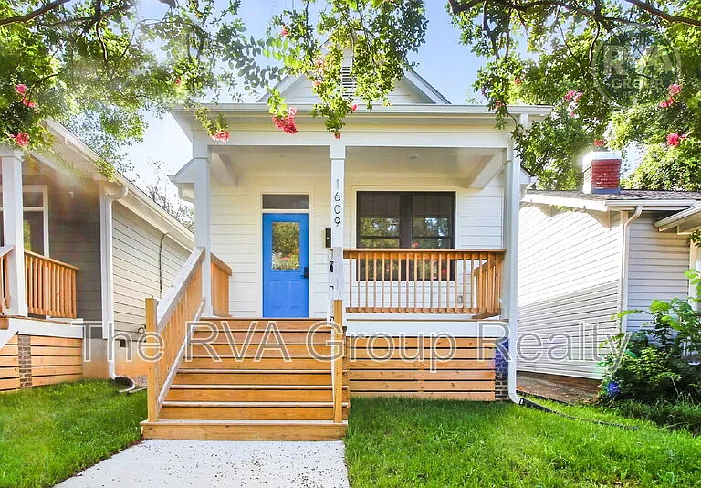 1609 Rogers St — Photo 1