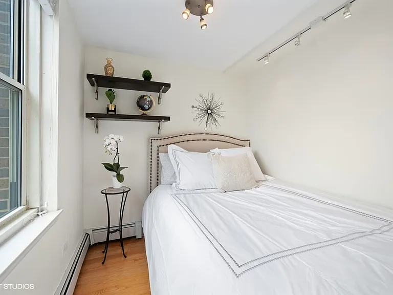 3033 N Sheridan Rd #408 — Photo 15