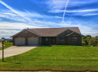 13327 W Clay Dr, Dubuque, IA 52002
