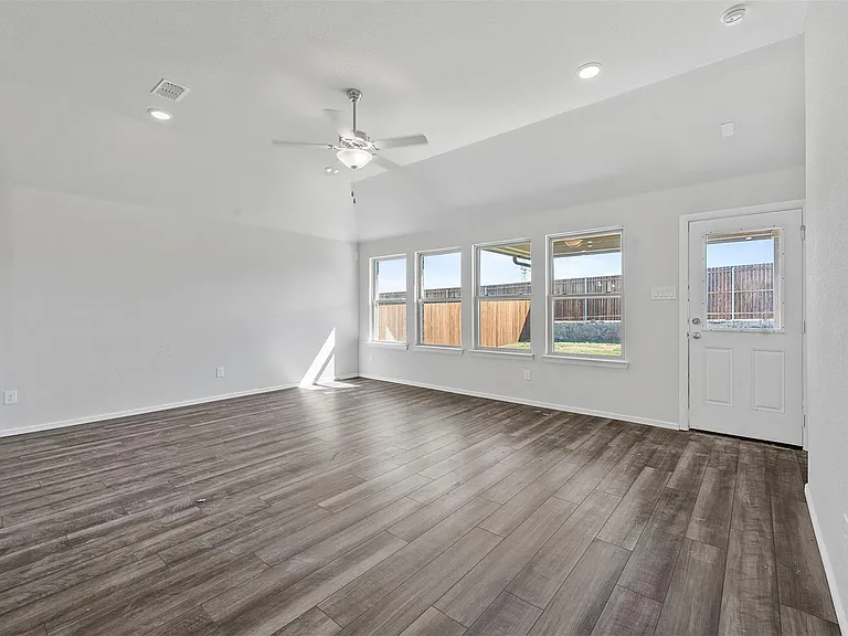 1944 Javelina St — Photo 10