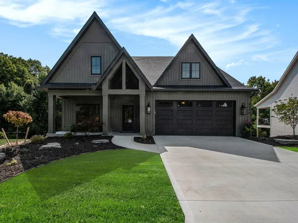 3346 Ravinewood Ct #17, Jenison, MI 49428