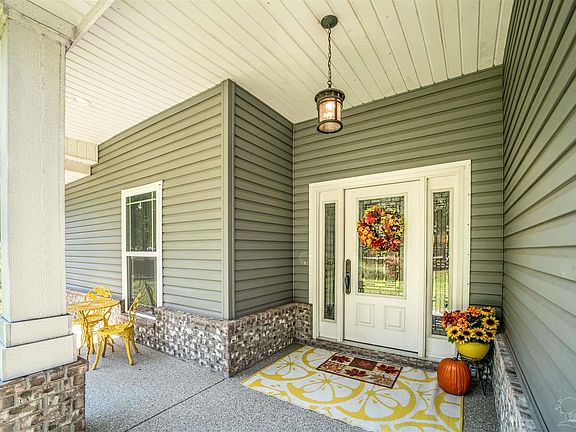 2nd image of 6659 Silverwood Ave