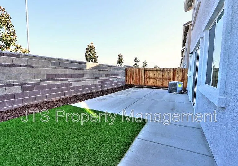 2097 Shady Tree Cir — Photo 74