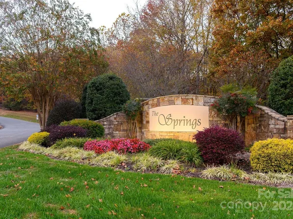 136 Tor Ct, Denton, NC 27239