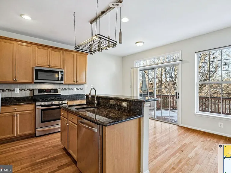 8555 Wyngate Manor Ct — Photo 9