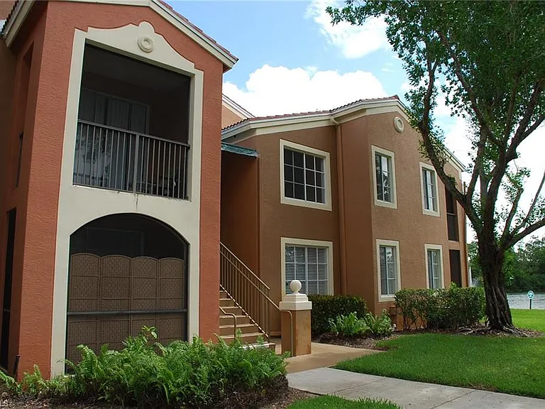 1130 Reserve Way #208 — Photo 2