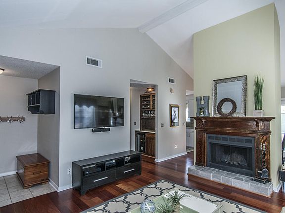 4th image of 1131 Daffodil Ln
