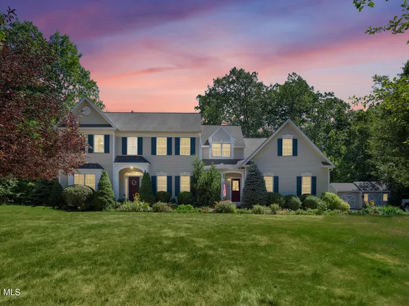 8 Tansey Court, Wynantskill, NY 12198